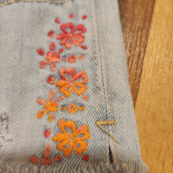2/$20 Hollister jeans shorts with embroidered flowers - Picture 4 of 8